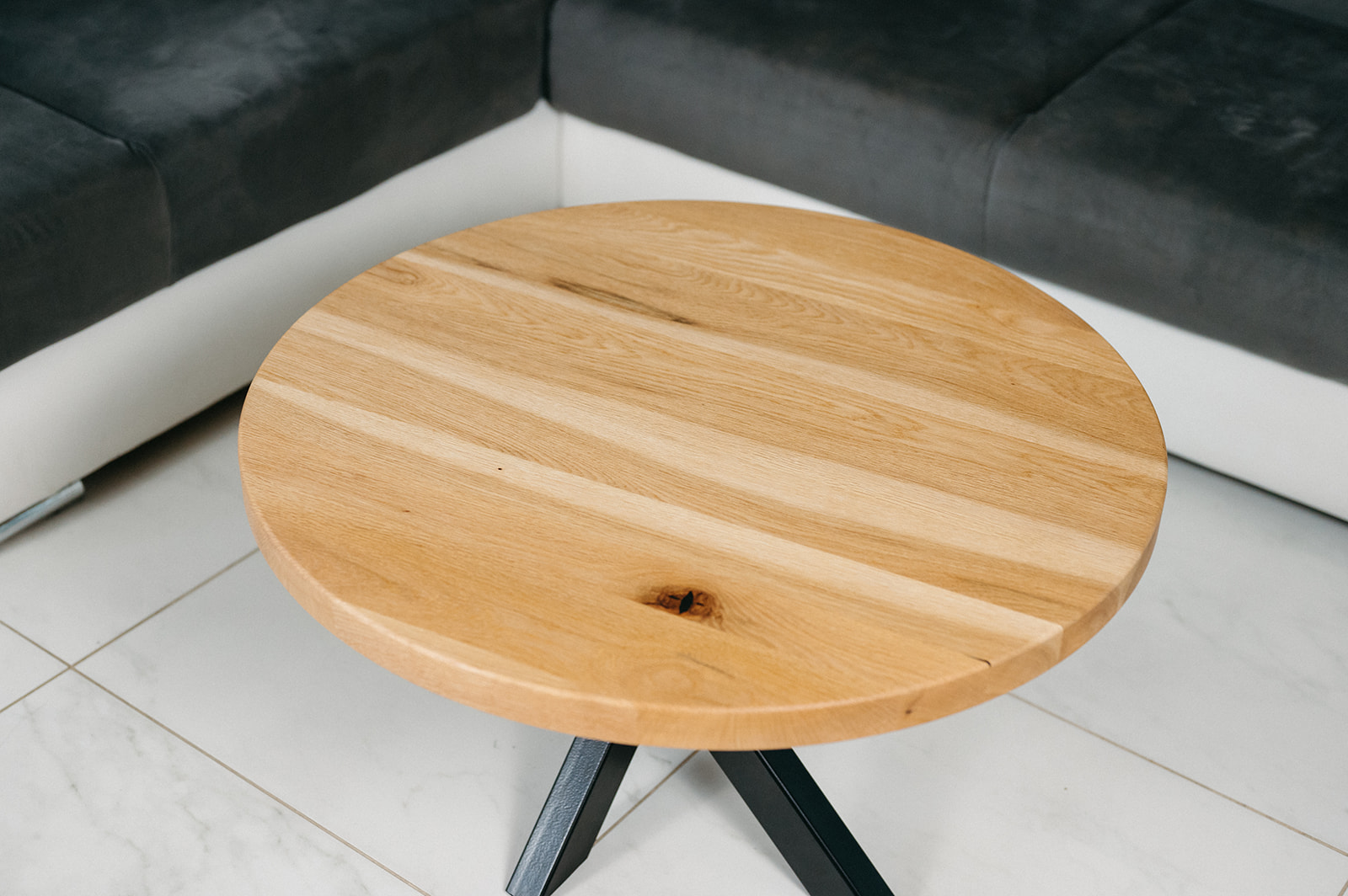 Logly-325 dub letní